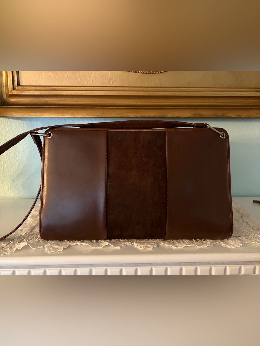 Christian Dior Shoulder bag in good vintage condition. It’s a beautiful bag